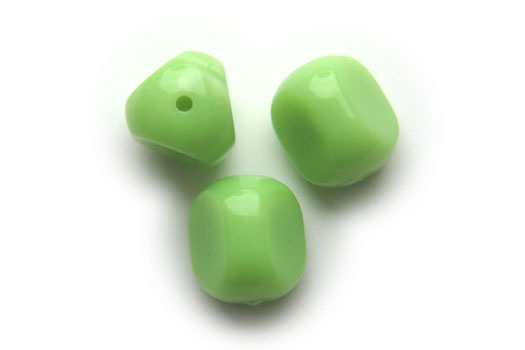 Driehoekige acrylkraal, 16x18mm, Groen, 50 st