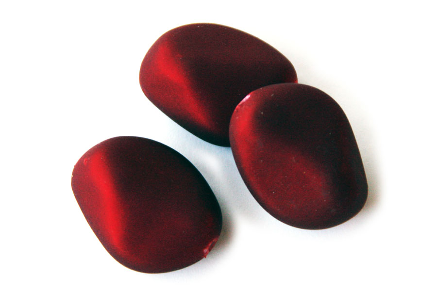 Pebble shaped bead, acrylic, Soft matte finish, 26x20mm, Red, 25