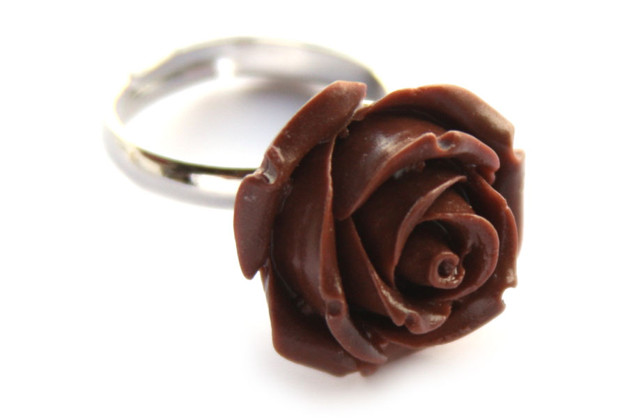 Ring, verstelbaar, met roos van kunsthars, roos 20 mm, Bruin, 1