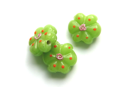 Flower-shaped bead, green, 16x20mm, 5 pcs