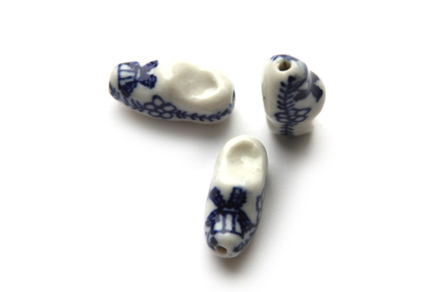 Delft blue wooden shoe bead, 23x10mm, 10 pcs